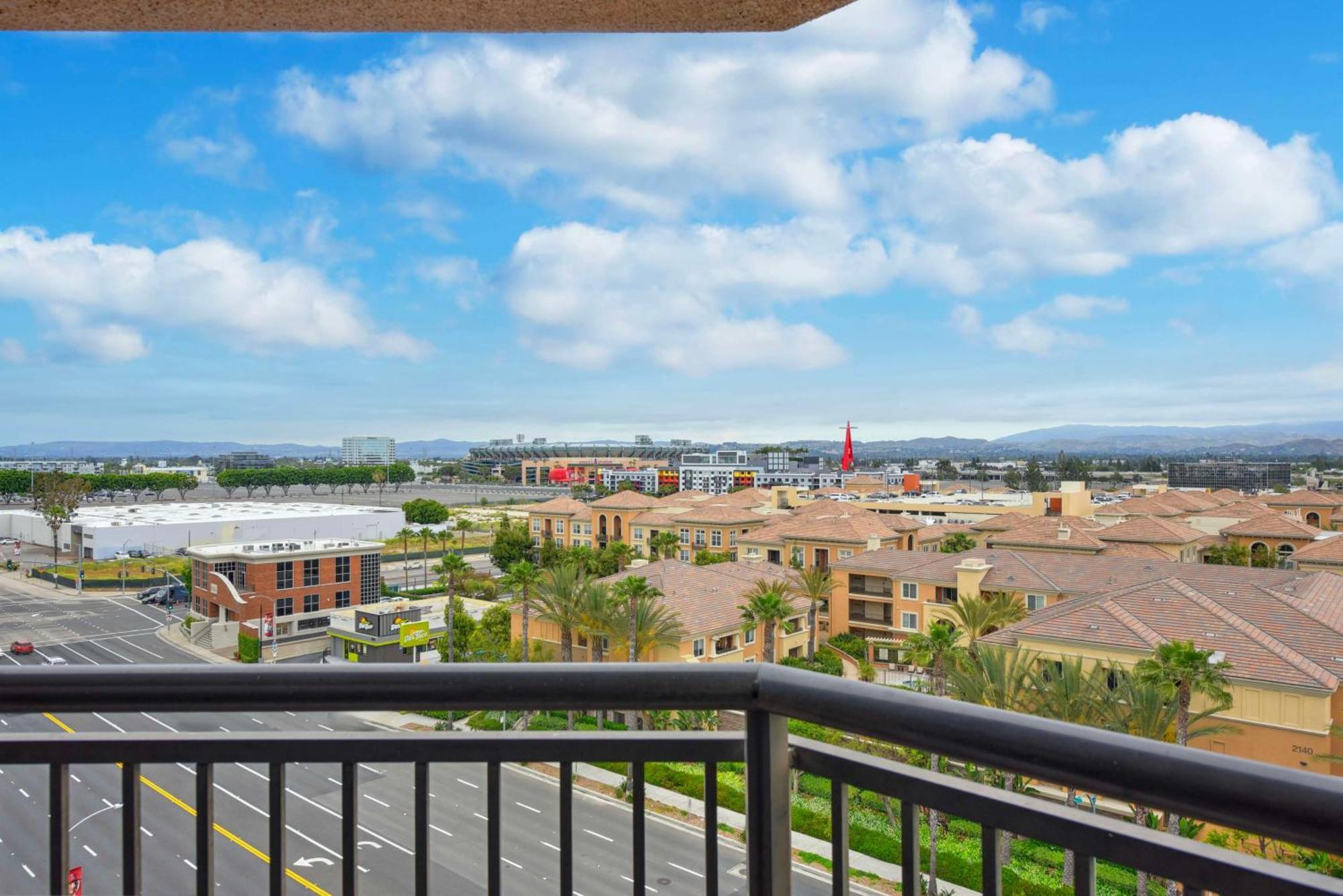 Embassy Suites By Hilton Anaheim-Orange Exterior foto